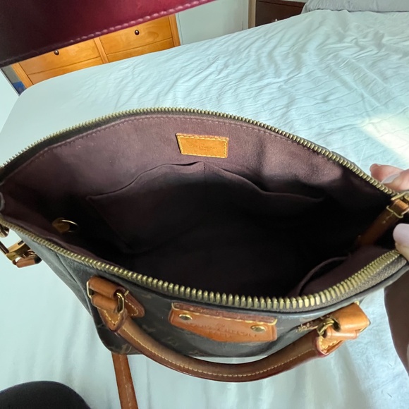 Louis Vuitton shoulder/crossbody bag - Picture 4 of 6